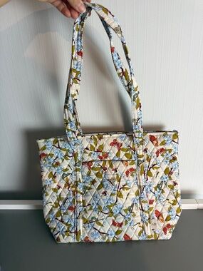 Vera Bradley Abuzz Floral Bugs The Vera Tote Bag Like New
